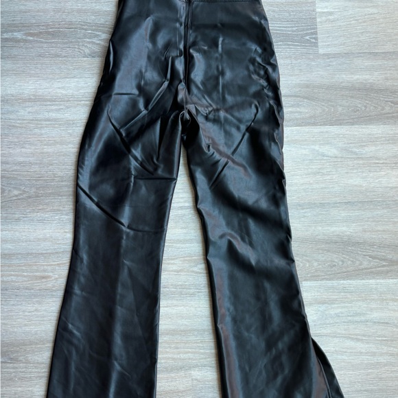 Abercrombie & Fitch Vegan Leather Pants. Size S Short. Nearly new condition. - Picture 6 of 6